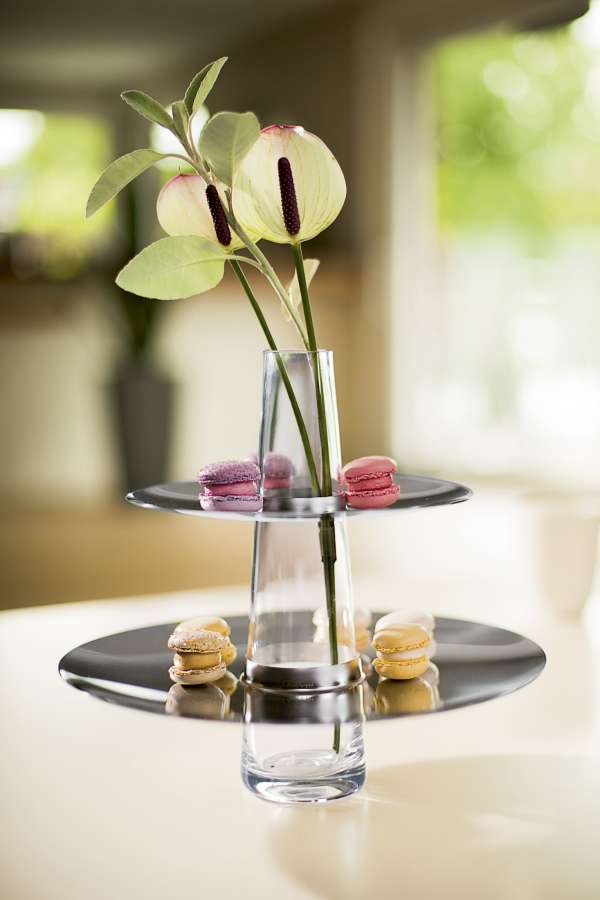 fontaine etagere with vase