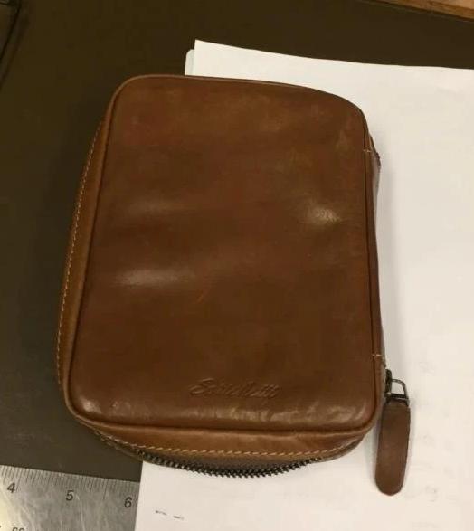 men’s business travel pouch