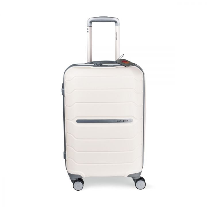 samsonite freeform 21" spinner with luggage tag